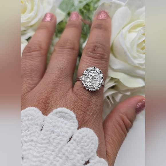 ❤️ LADY OF GRACE STERLING SILVER RING - Picture 3 of 7